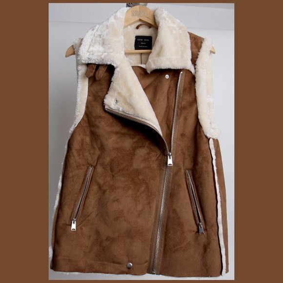 LOVE TREE Medium Faux Fur/Suede Sleeveless Jacket - Picture 2 of 8